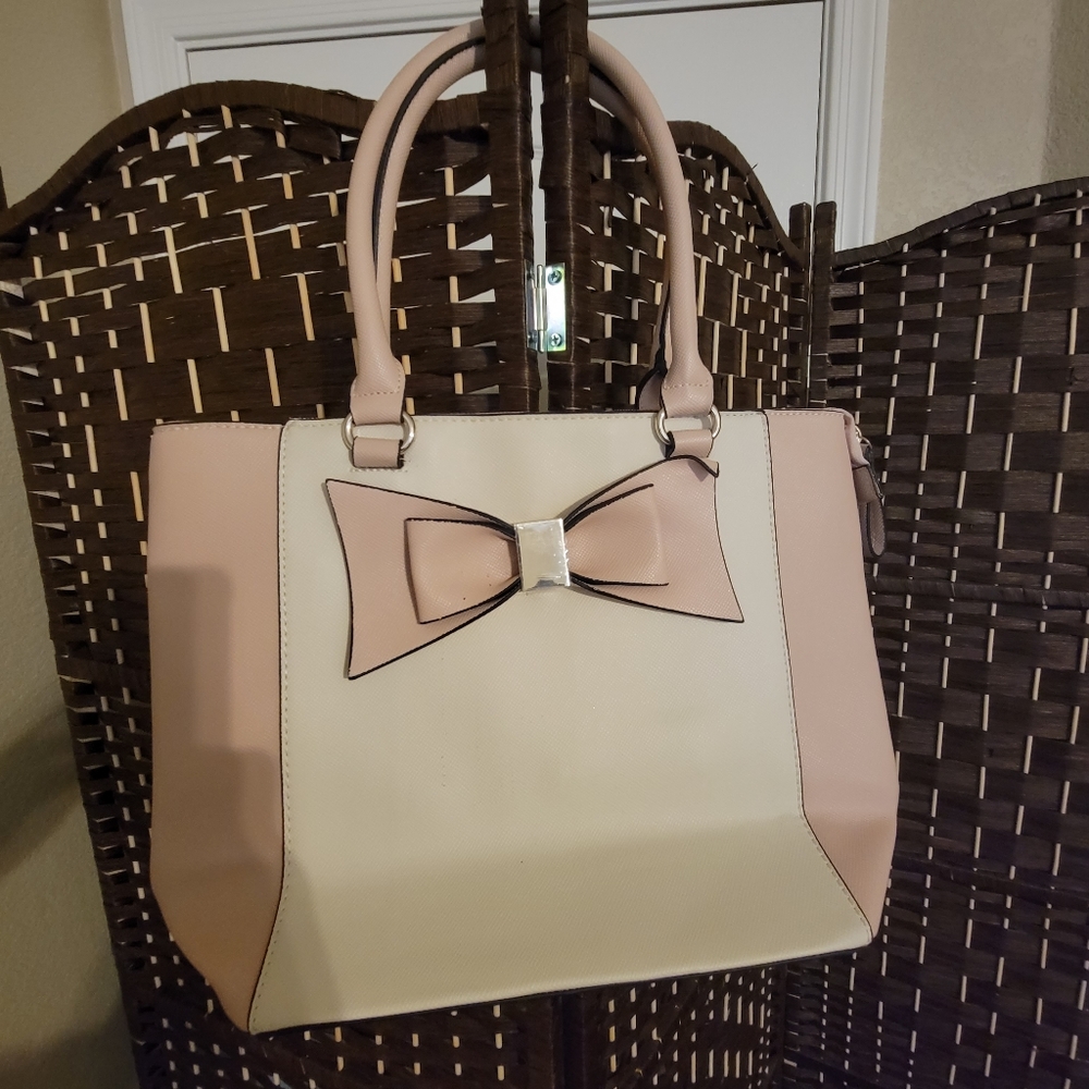 Soft Pink and white tote with front bow